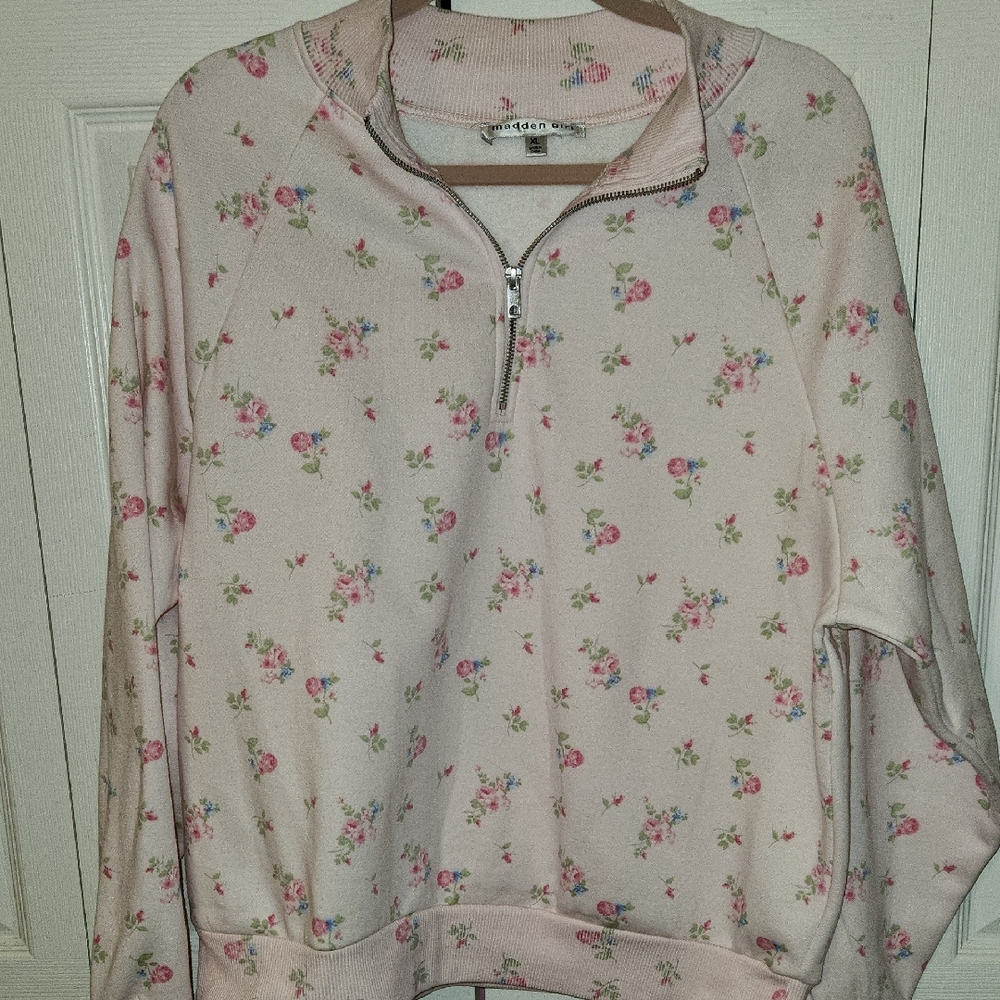 Floral Print 1/4 Zip From Madden Girl XL.